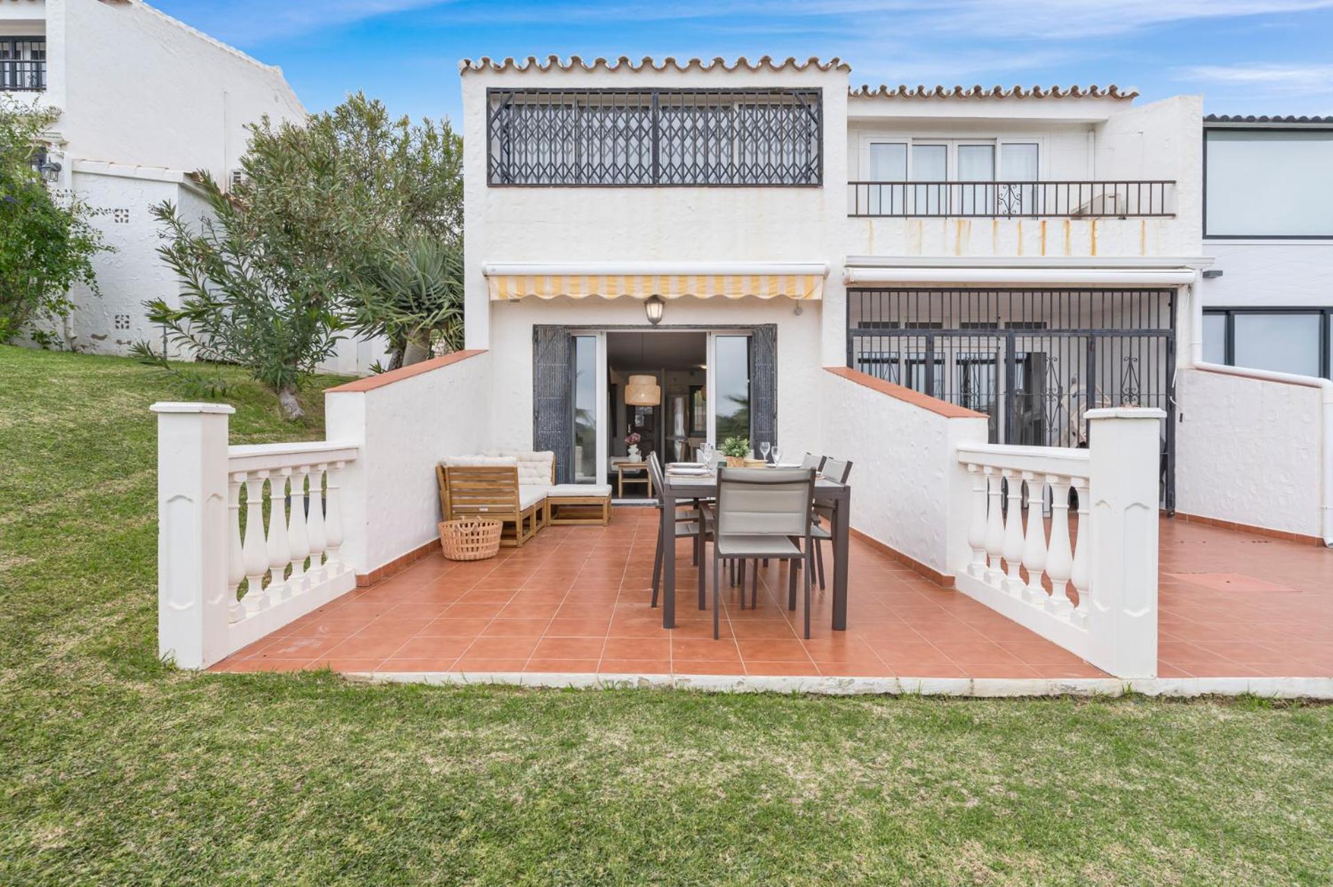 Charming Seaview Apartment With Pool In La Cala By Costarentals - Ref 49 Ла-Кала-де-Михас Экстерьер фото