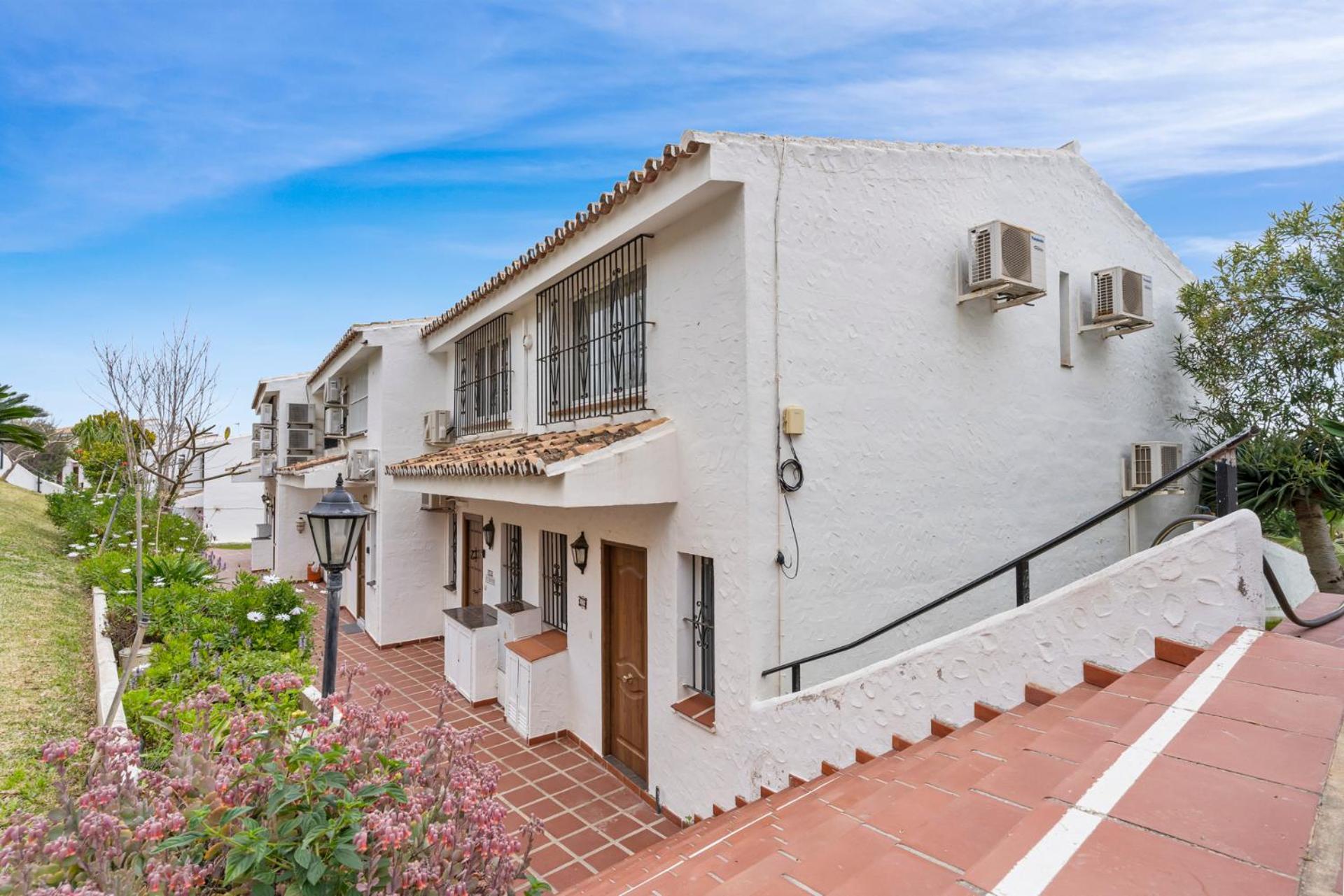 Charming Seaview Apartment With Pool In La Cala By Costarentals - Ref 49 Ла-Кала-де-Михас Экстерьер фото